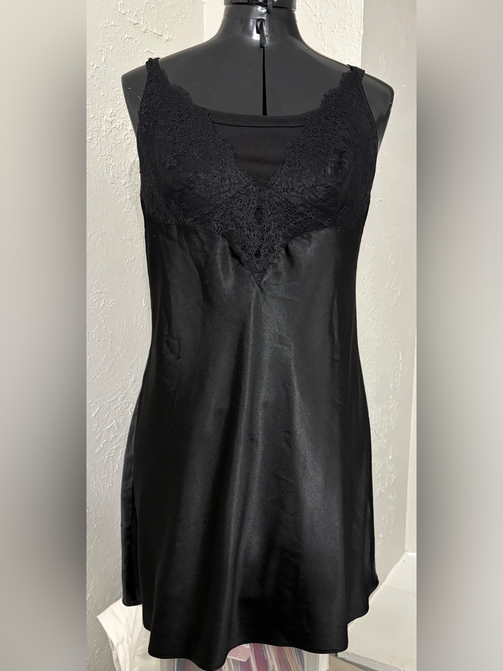 Victoria's Secret Lingerie Chemise Slip Black Shine Strap Bling Satin L .